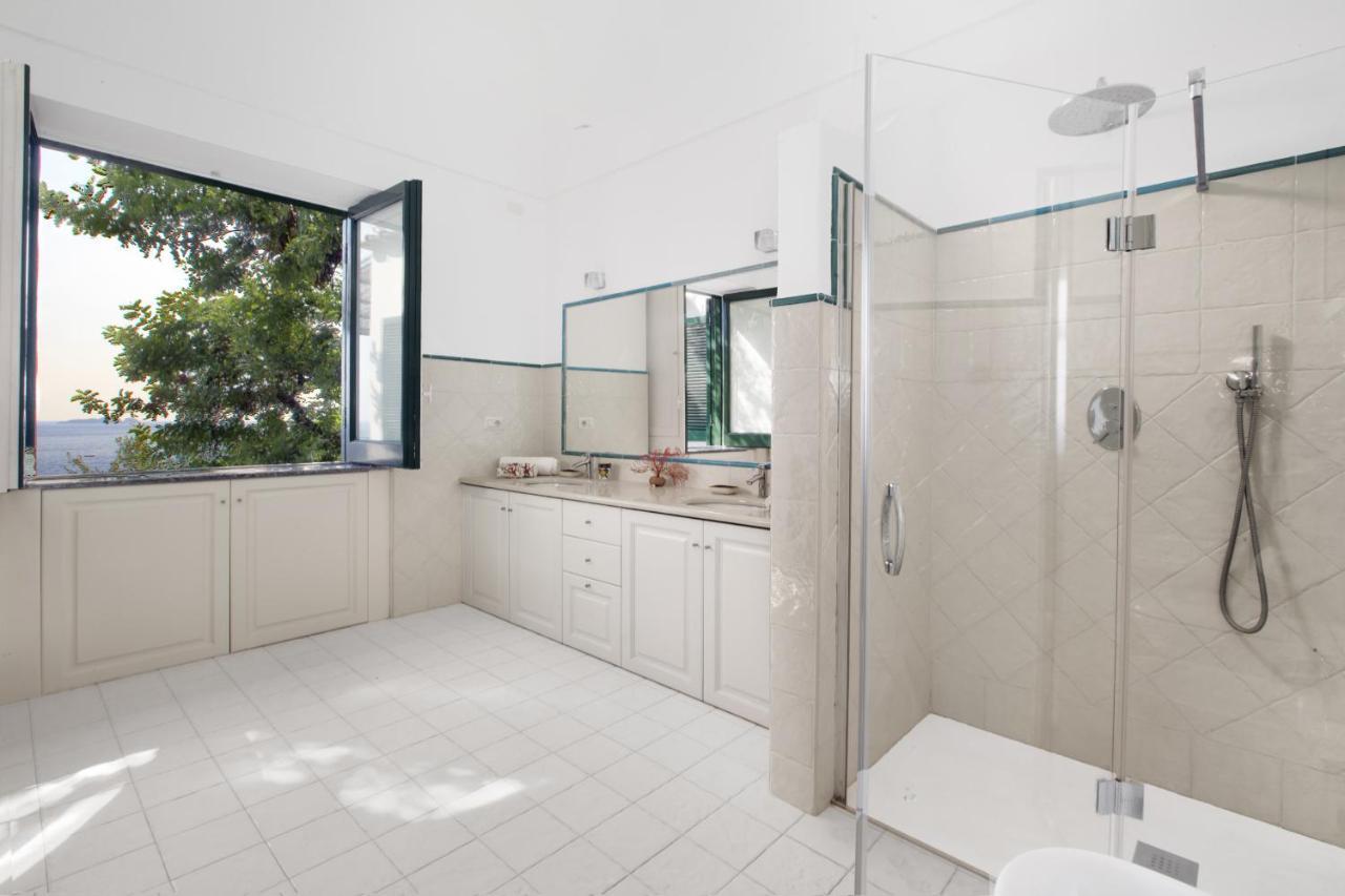 Amore Rentals - Villa Lo Scoglio Positano Buitenkant foto