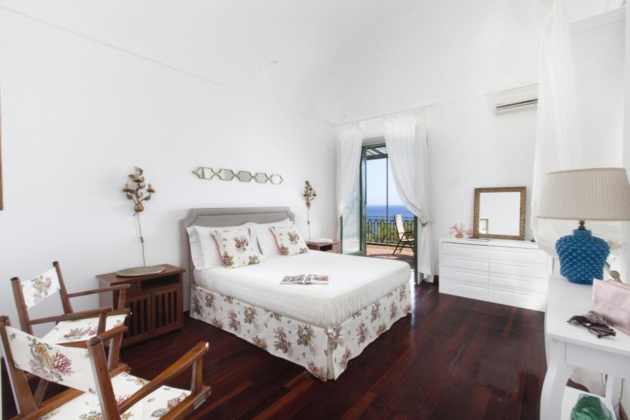 Amore Rentals - Villa Lo Scoglio Positano Buitenkant foto